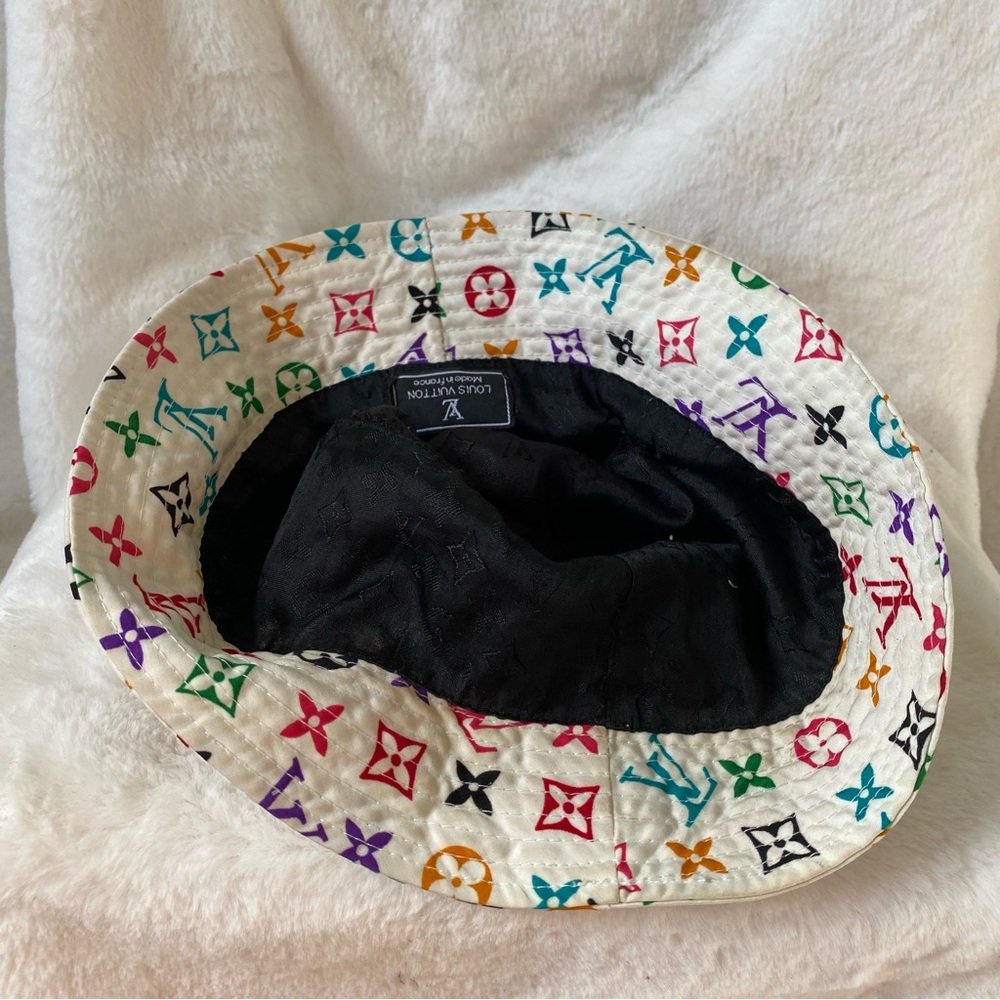 Louis Vuitton FAUX Monogram Bucket Hat - Picture 8 of 8